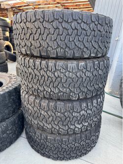 285/55r20 Bfgoodrich ko2 tires en Excelentes Conditiones de Vida las 4