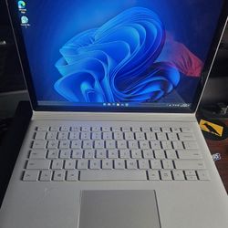 Surface Book 2 