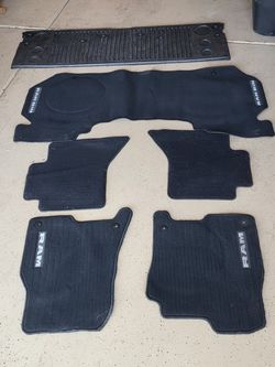 4th Gen Ram 1500 Floor Mat And Tailgaite Cover