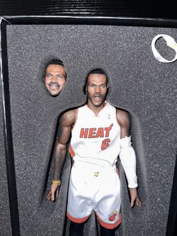 Lebron James 1/6 Scale Real Masterpiece Enterbay Figure