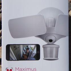 Maximus Floodlight And Camera