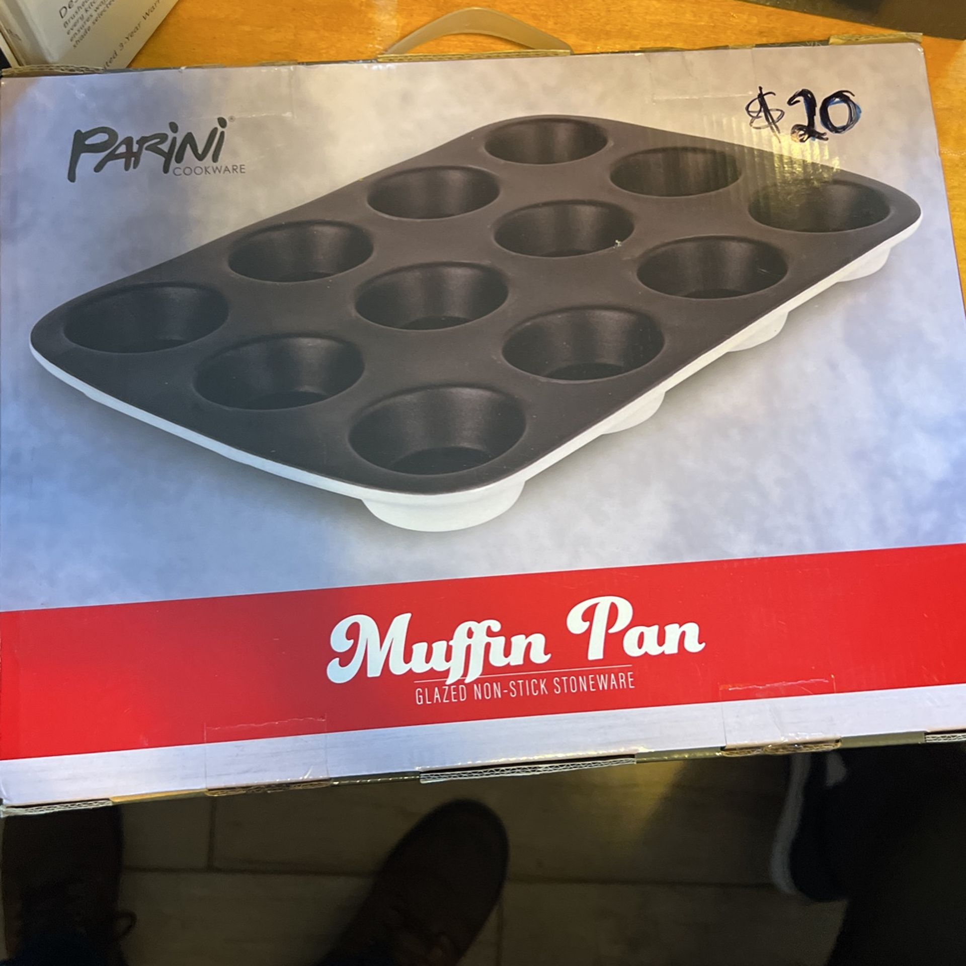 Parini Muffin Pan 