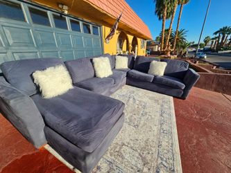 Sectional With Full Out Bed With Lounge Totally Deep Clean Good Condition Suede Blue