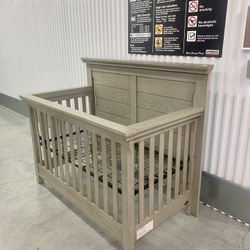 Baby Cache Crib W/mattress