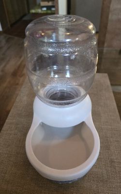 Dog/Pet Water Dispenser Bowl