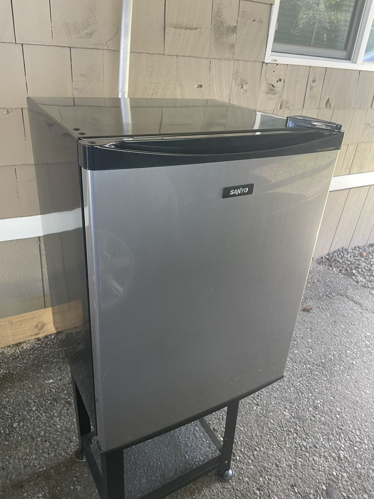 Mini Fridge