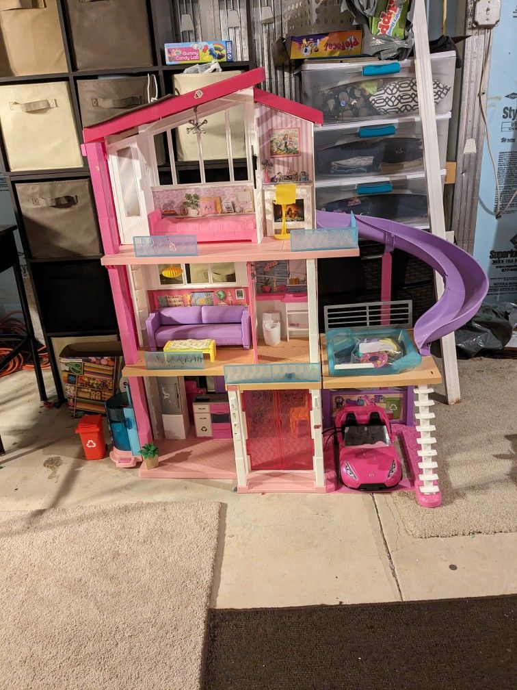 Barbie Dream House 
