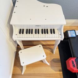 Kids Play Piano
