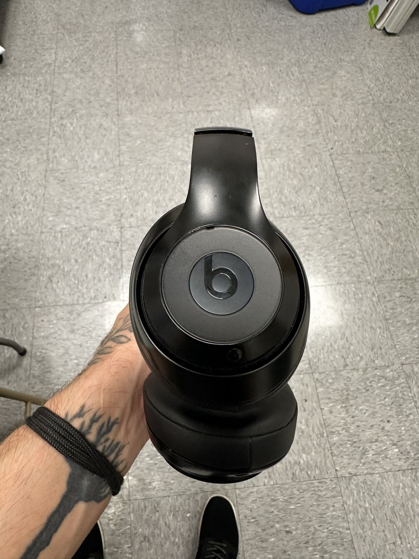 $70 OBO - Beats Studio 3 Wireless Headphones Noise Cancellation