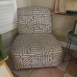 Rooms to go swivel chair