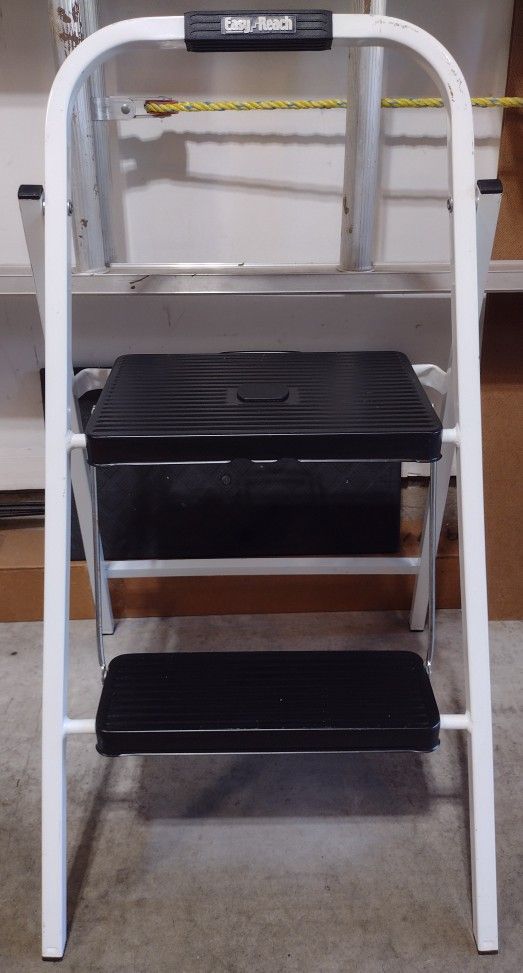 Gorilla Easy-Reach 2 Steel Folding Stool