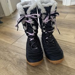Columbia Girls Minx Mid III Snow Boot- like New!  