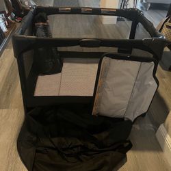 Pack N Play With Infant Changing Insert And 2 Fitted Sheets