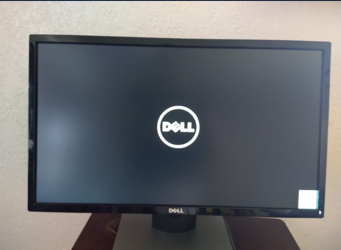 Dell Desktop Monitor 24” SE2416HX