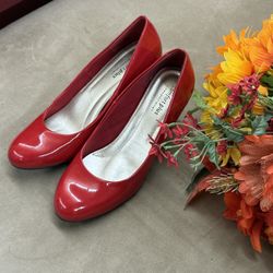 Women’s Red Patent Leather Pumps