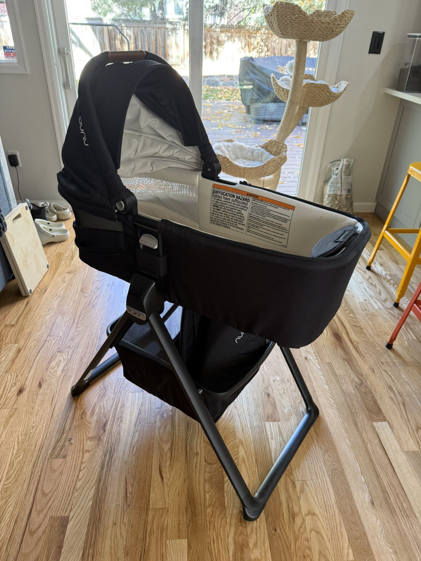 Nuna Mixx Next Bassinet And Stand