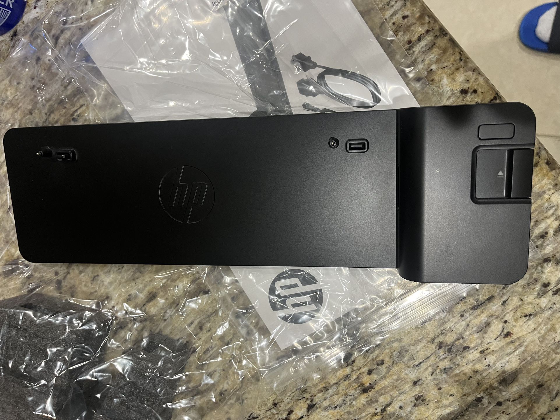 HP UltraSlim Docking Station Bundle (727595-B21) β w/ Power Adapter & Cables