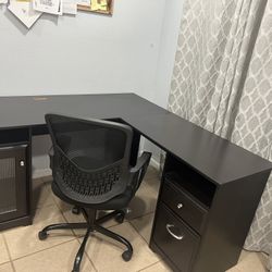 Excellent Condition Corner Desk-Espresso Color