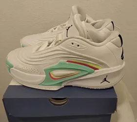 Nike Basketball Shoes Size 11 NEW