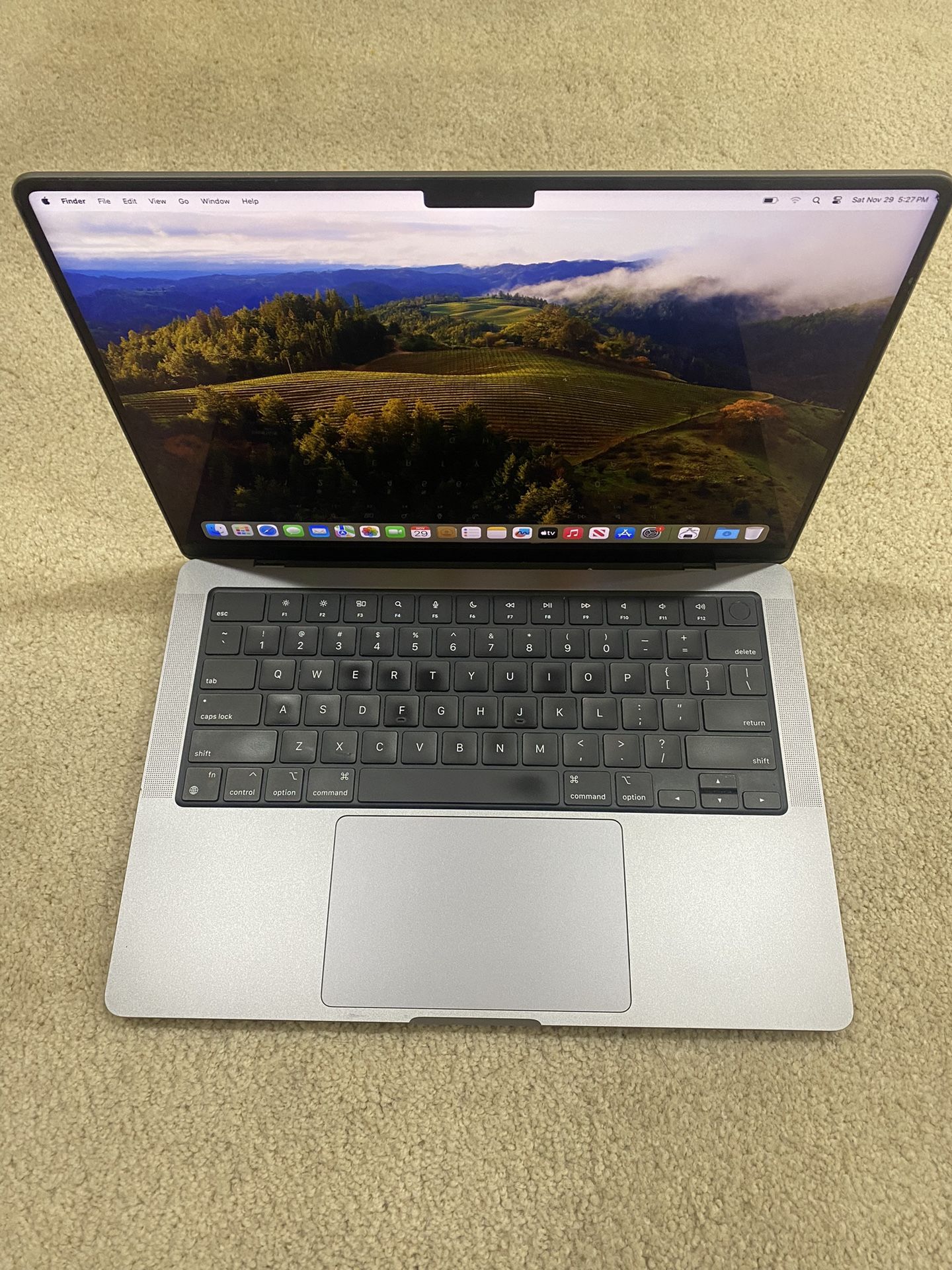 MacBook M1 Pro,14inch,memory 32GB,storage 1TB