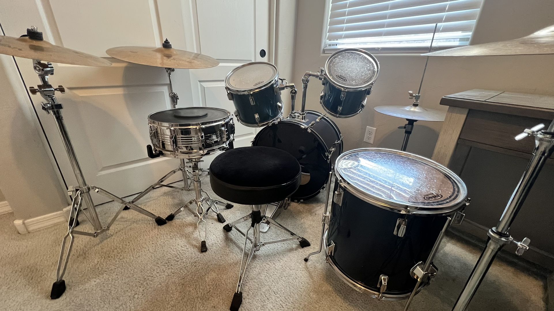 Evan’s 6-Piece Drum Set