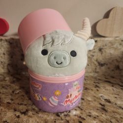 Squishmallows- Iver the Green Highland Cow Capsule 4”