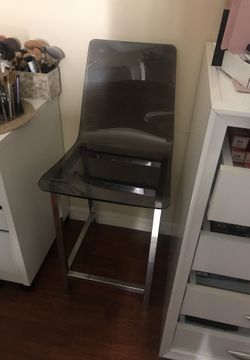 Acrylic makeup chair