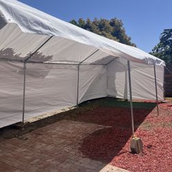 Renta De Carpa Y Mesesas Y Sillas 
