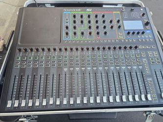Soundcraft si compact 24 with case