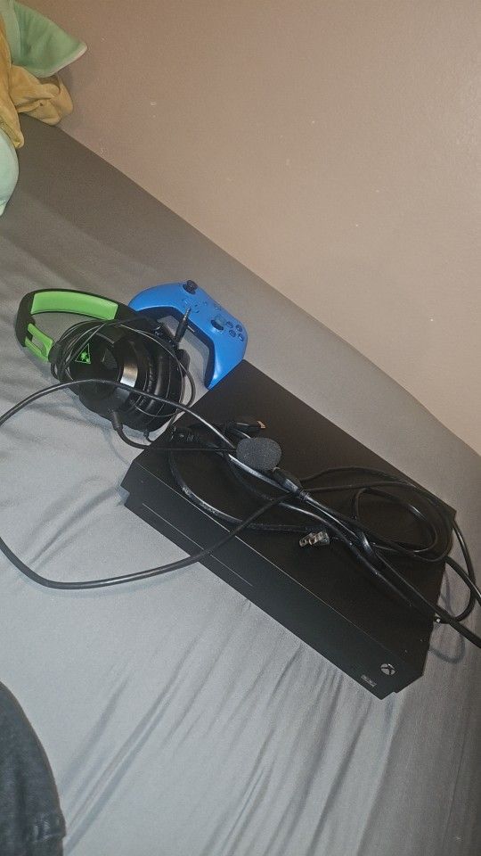 Xbox One X 1TB Bundle