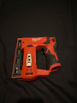 Miluakee M12 staple gun