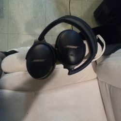 Bose Noise Cancelling Headphones Model QC 35