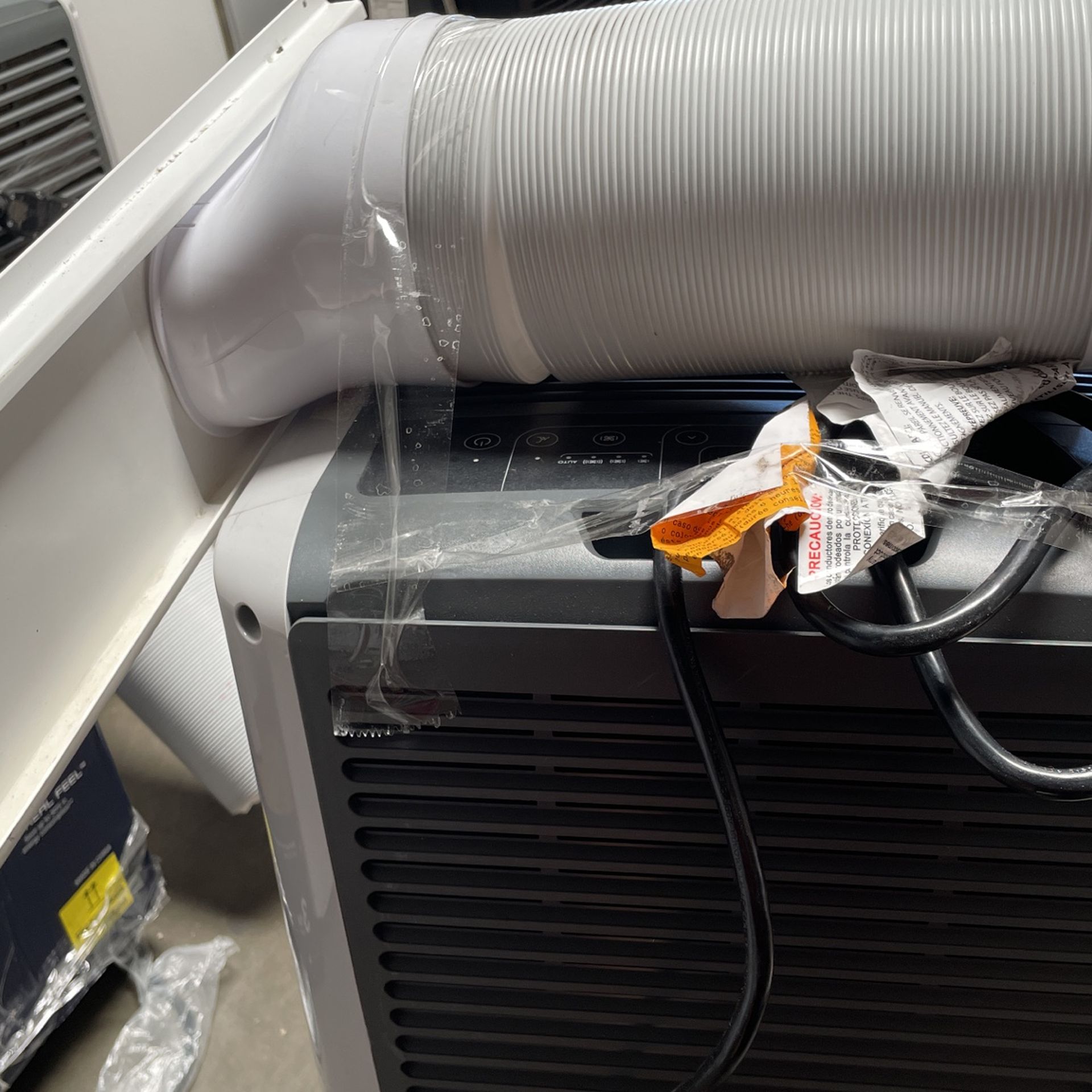 DELONGHI PAC EM375WRC6AL LG 500 Sq. Ft. Portable Air Conditioner
