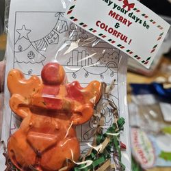 🎄✨ Handmade Christmas Crayons + Holiday Coloring Page ✨🎄
