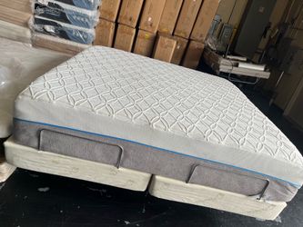 King ajustable bed with mattress