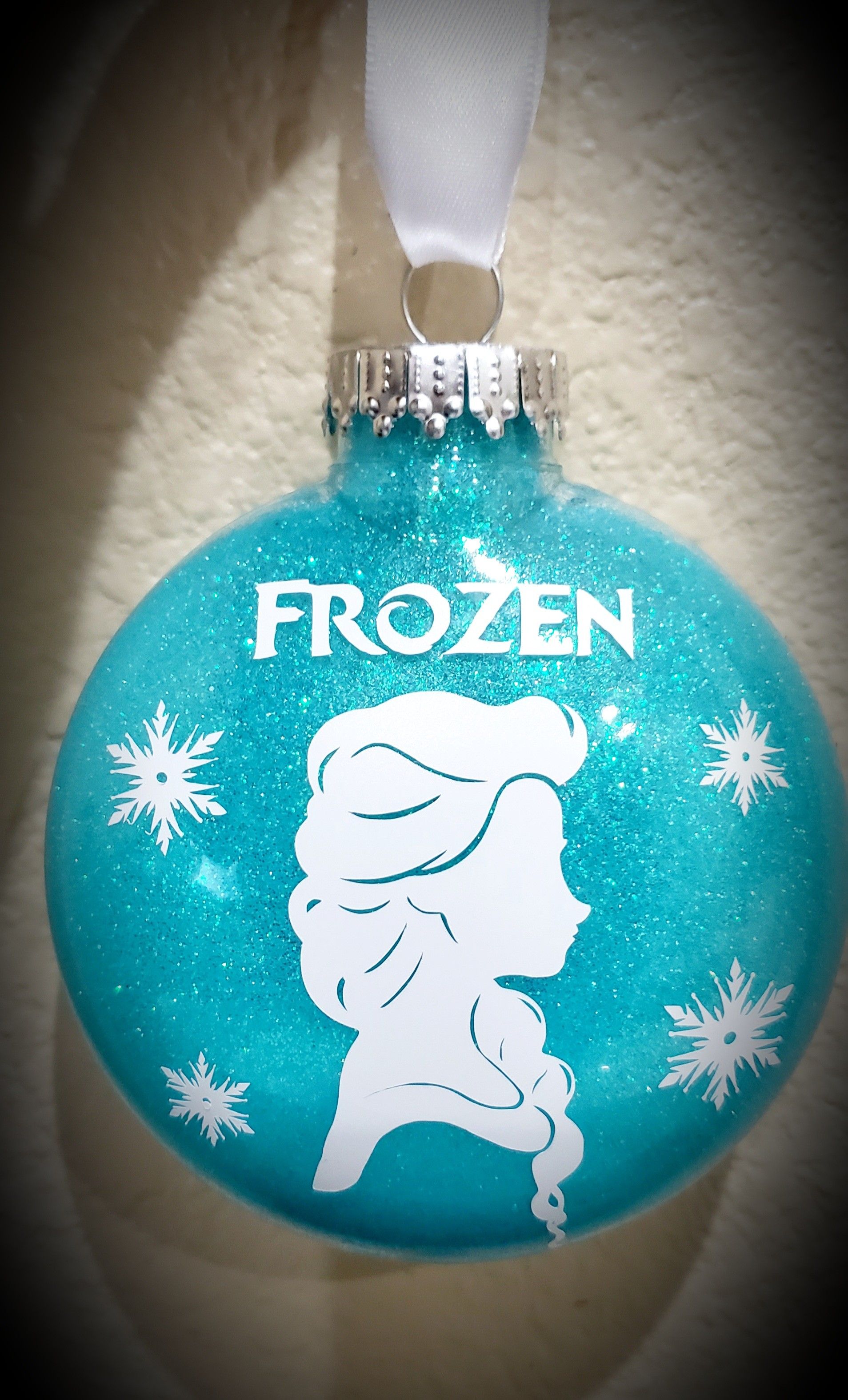Personalized Frozen ornament