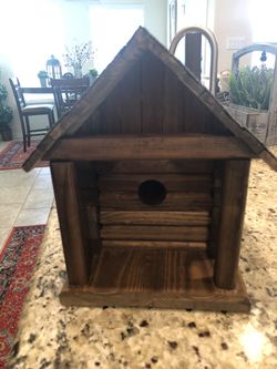 Large heavy log build Birdhouse