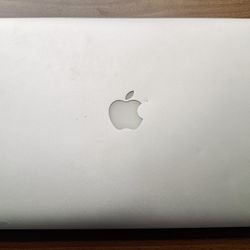 MacBook Pro 15” (Mid 2014) i7, 16GB RAM + 2 Chargers (Screen Coating Wear)