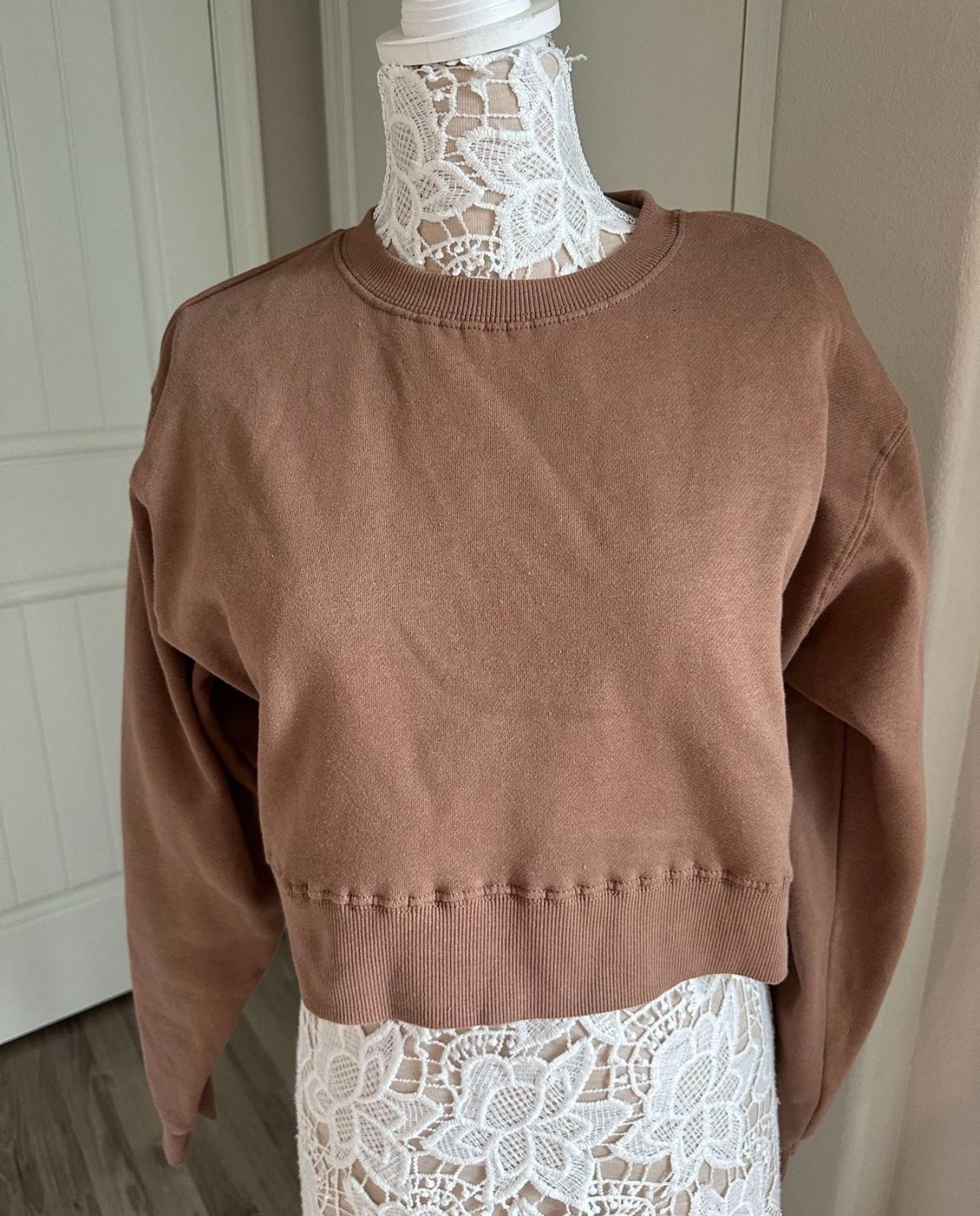 Cotton On-Classic cropped Sweatshirt! (Size XS)