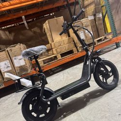 Folding electric scooter