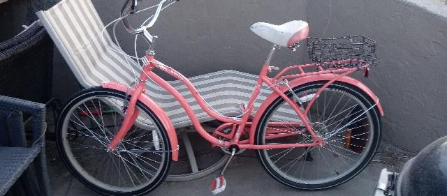 Schwinn Pacific Coast Cruiser Bicycle