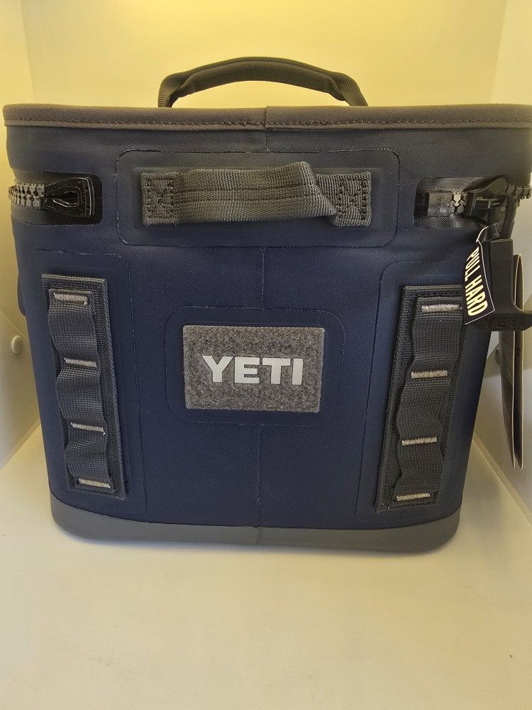 Yeti Blue Navy Cooler Hooper Flip 8 *BRAND NEW*