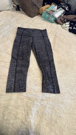 Lululemon Capris Size 6