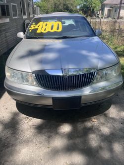 2002 Lincoln Town Car