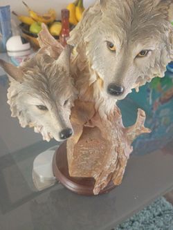 Wolf statue