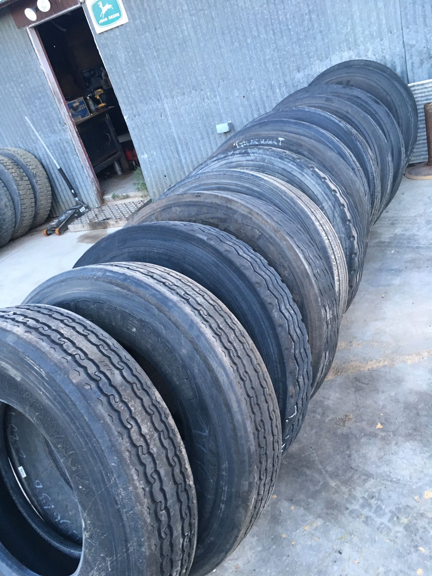 11R22.5 Semi Trailer Tires