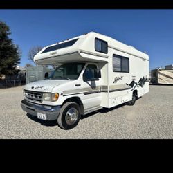 RV Itasca Spirit Winnebago. Class C 24' motorhome