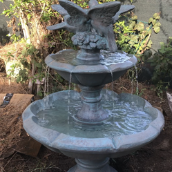 2 tier bird fountain/tulip fountain