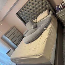 Queen Bedroom Set