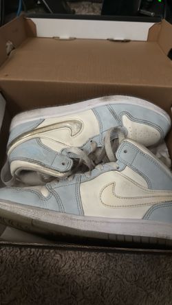 Jordan 1 mid 2y